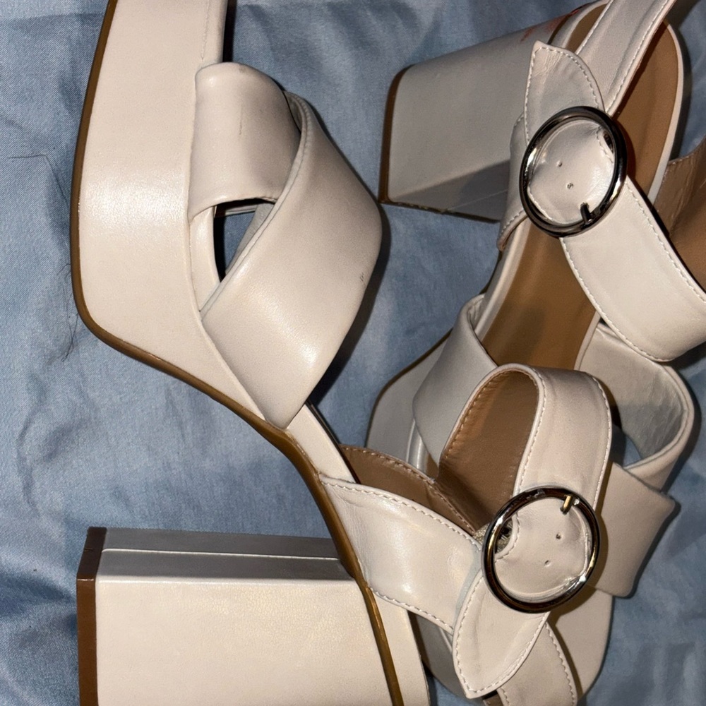 BAMBOO White Platform Sandals - Picture 3 of 4